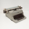 Máquina de Escrever Olivetti Linea 88 Cinza