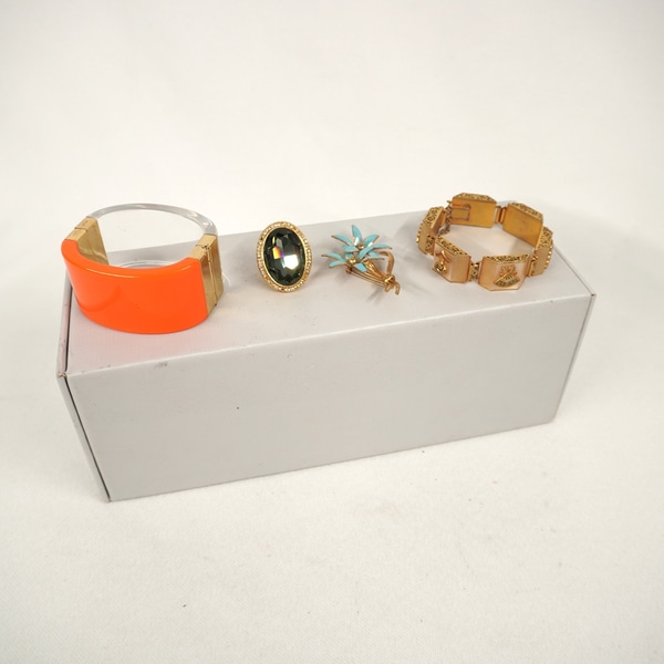 item photo 0